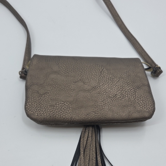 Chic Metallic Bronze Crossbody Bag with Tassel - Picture 7 of 16